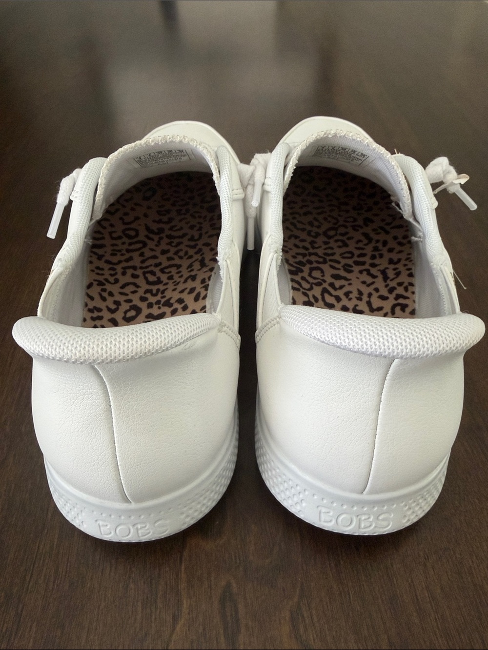 NWT Bobs Skechers White Low-Top Slip-On Sneakers with Gold Eyelets Size 9 - Picture 5 of 6
